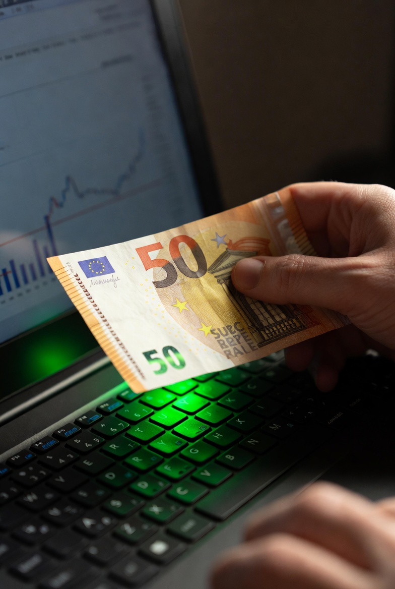 Gráfico bursátil con flecha ascendente